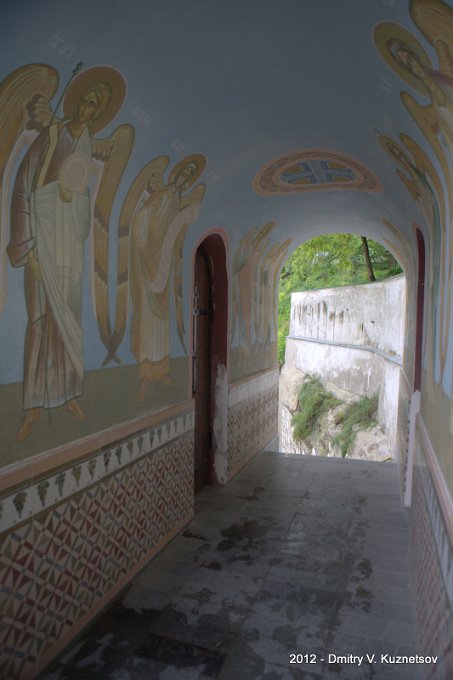 YQ0P0656.jpg - Пещерный Успенский монастырь